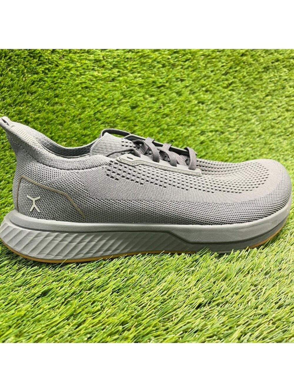 Flux Footwear Adapt Runner Gray Gum Mens Size 10 Athletic Knit Shoes Sneakers